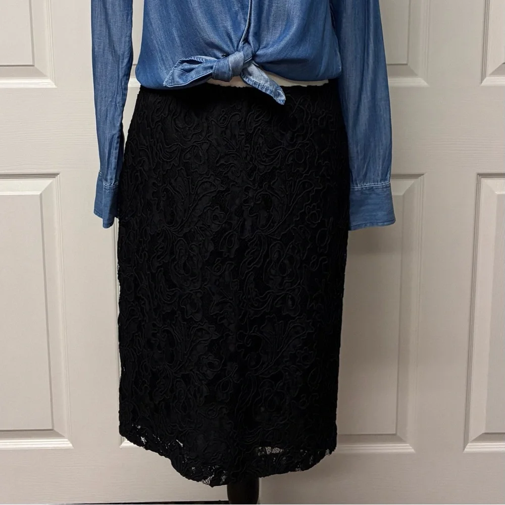 NWT Talbots black lace evening /cocktail skirt. Lace overlay/black lining Size 8